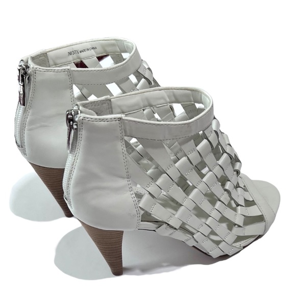 Vince Camuto Aventha Woven Bootie - Picture 8 of 10